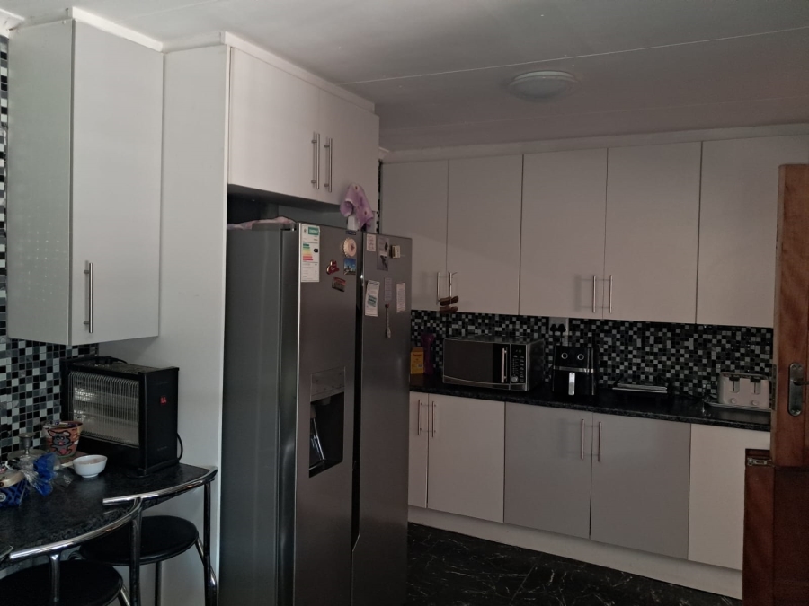 4 Bedroom Property for Sale in Klipkop AH North West